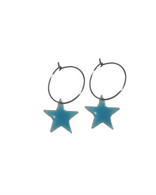 Køb lyse blå stjerne øreringe online hos Smikka