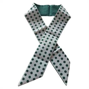 Grøn prikket smalt tørklæde