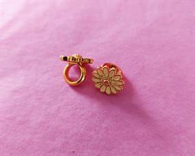 Marguerit charm