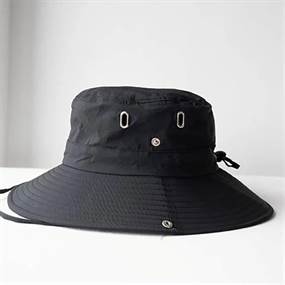Sort sommerhat med UV-beskyttelse 